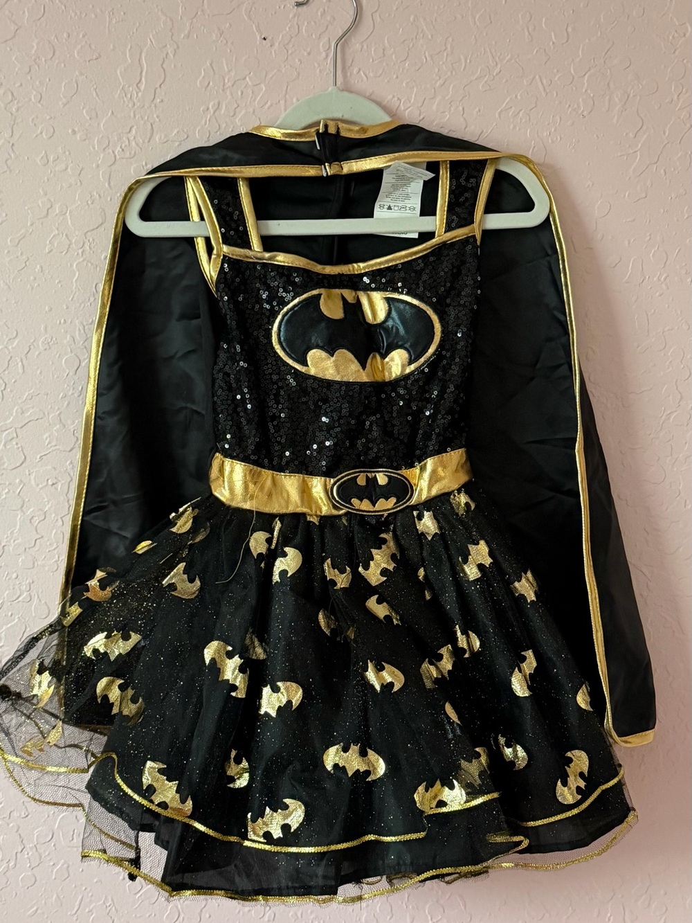 Girls’ Batgirl Costume – Size Small
Tutu Costume with Cape